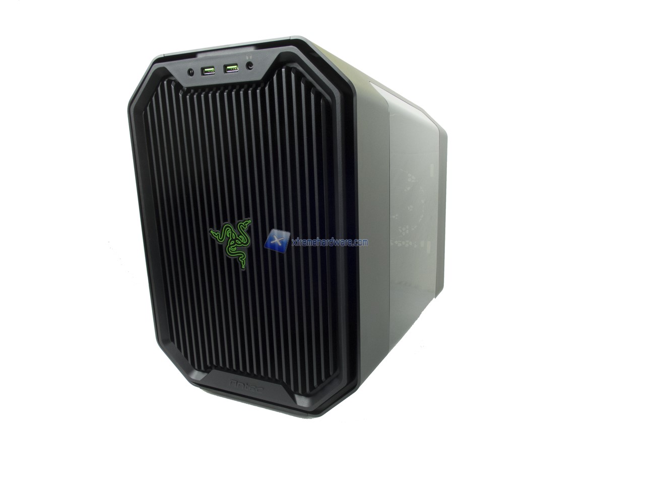 Antec Cube Razer Edition 34